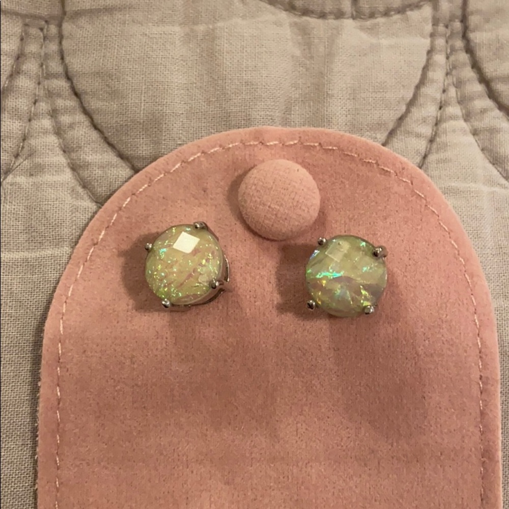 Iridescent stud earrings
